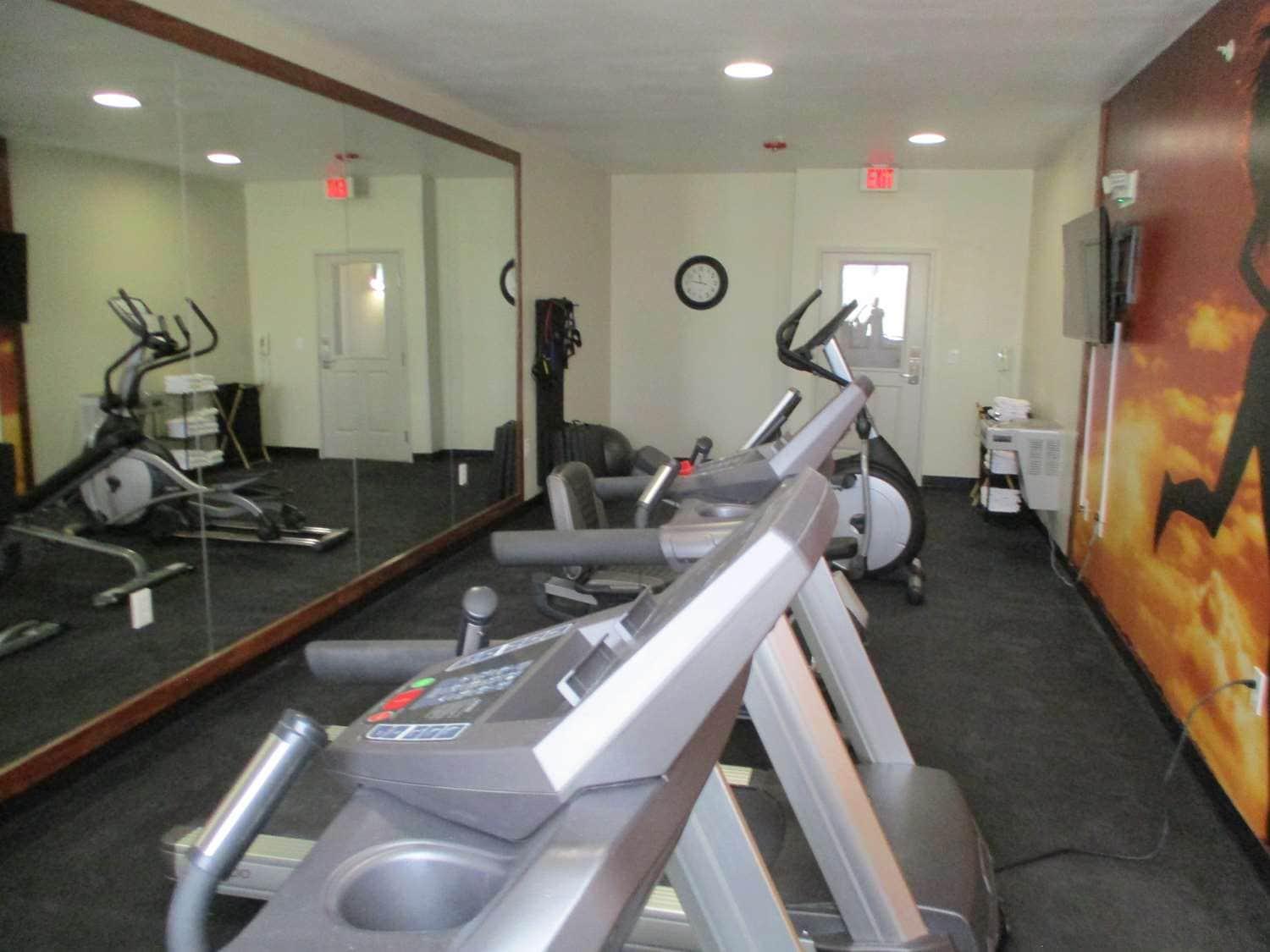 Best Western Plus Riata Brownwood Exterior photo
