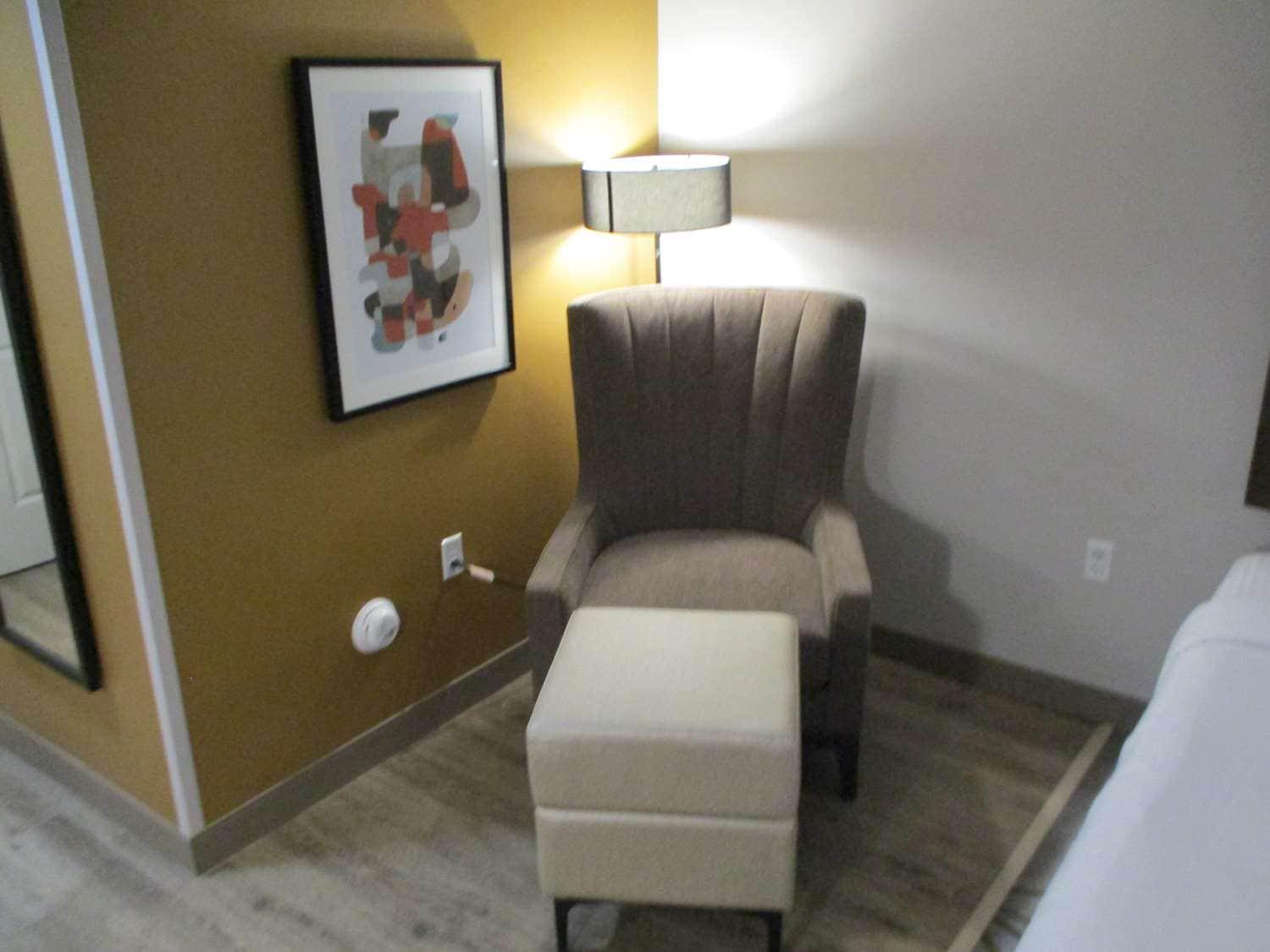 Best Western Plus Riata Brownwood Exterior photo