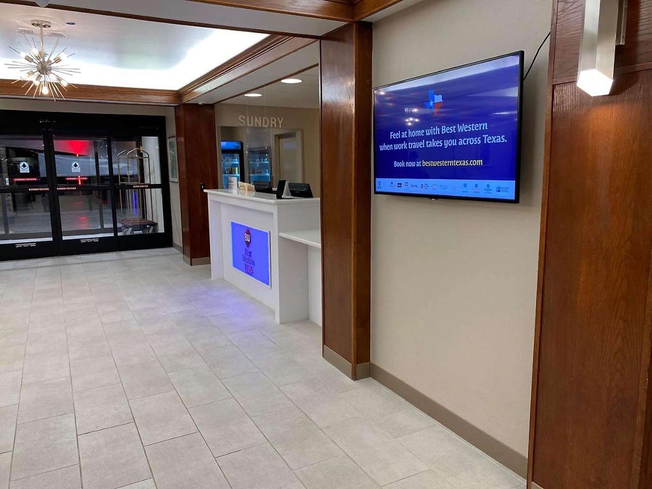 Best Western Plus Riata Brownwood Exterior photo