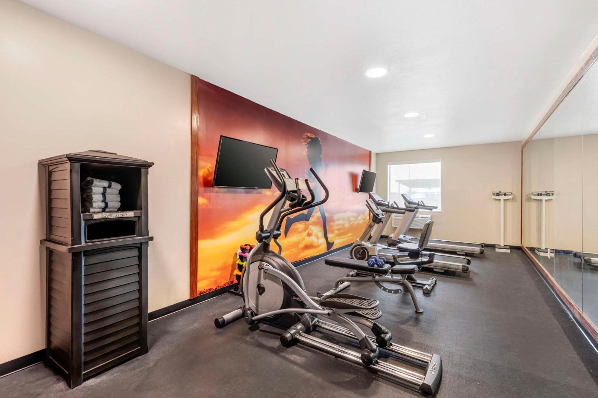 Best Western Plus Riata Brownwood Exterior photo