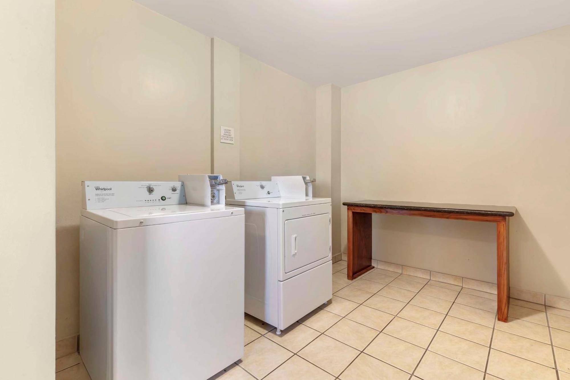 Best Western Plus Riata Brownwood Exterior photo